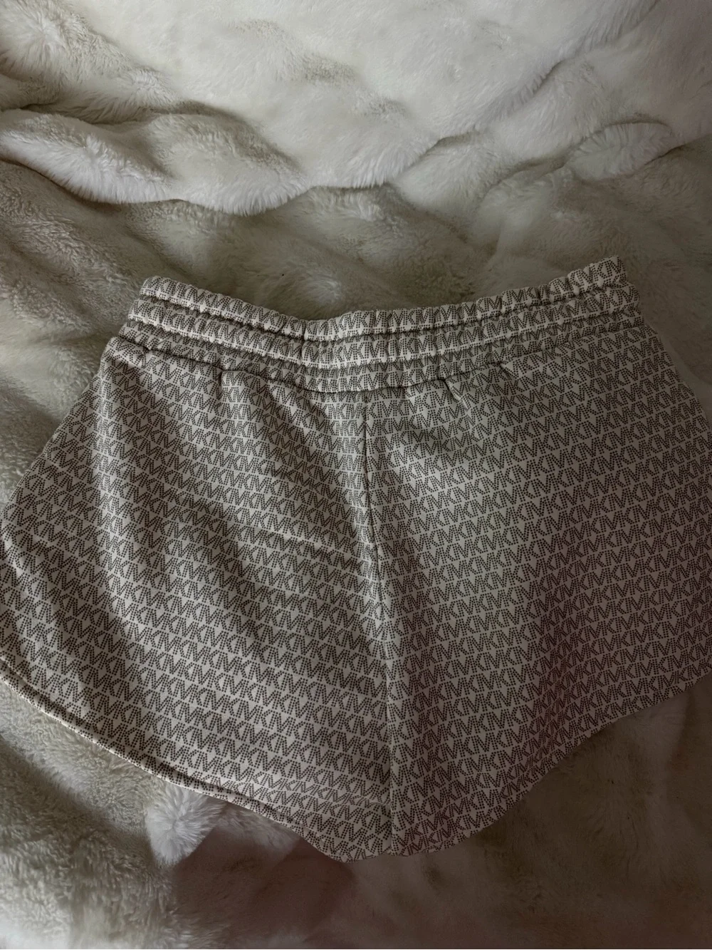 Brand New XS Michael Kors Cream Logo-Print Women’s Shorts